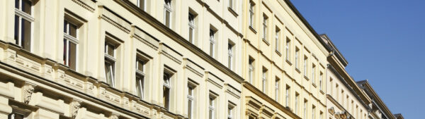 Startseite_halbtransparenter-Balken-1-600x169 Wohnhaus